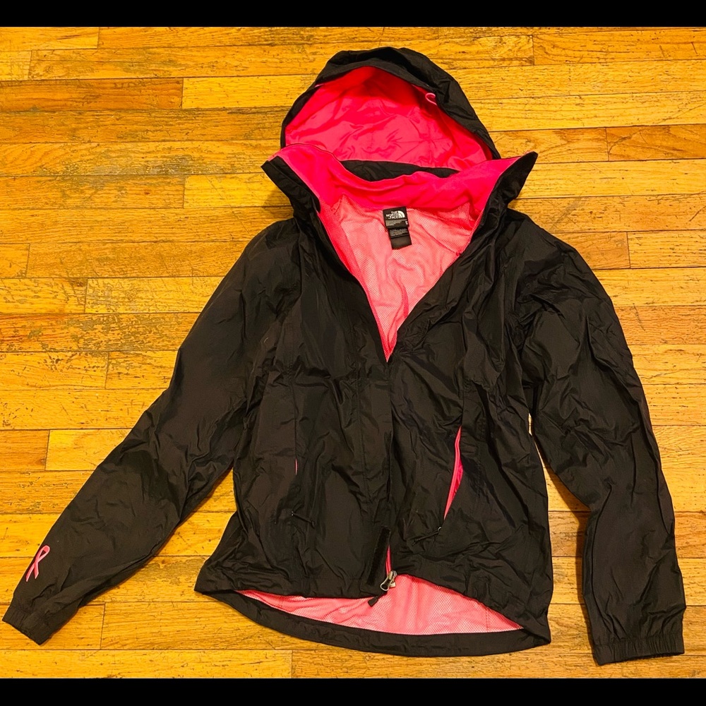 Slightly used black winter jacket by The NorthFace.